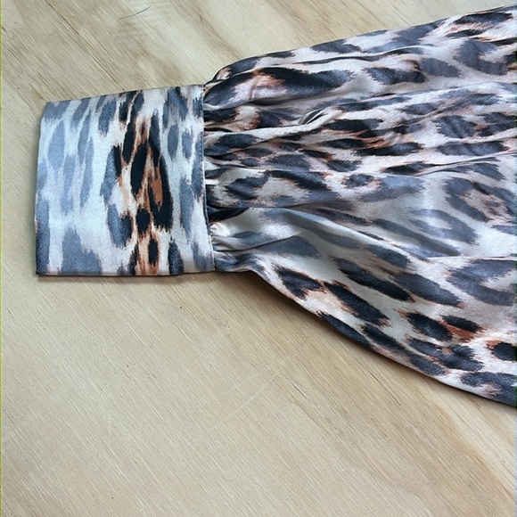 Rachel Roy Animal Print Satin Chiffon Blouse Tie Neck Office Size S - Picture 10 of 12
